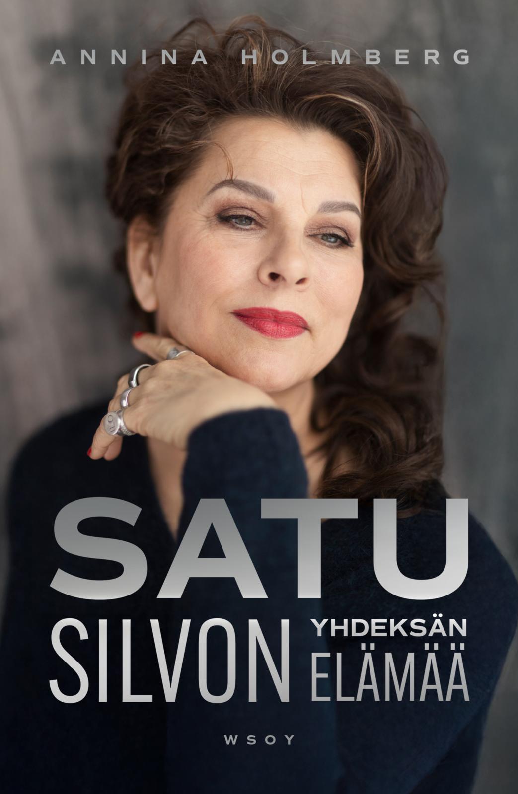 Etukansi. Annina Holmberg. Satu Silvon yhdeksän elämää