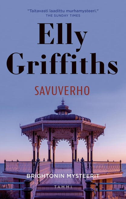 Etukansi. Elly Griffiths. Savuverho