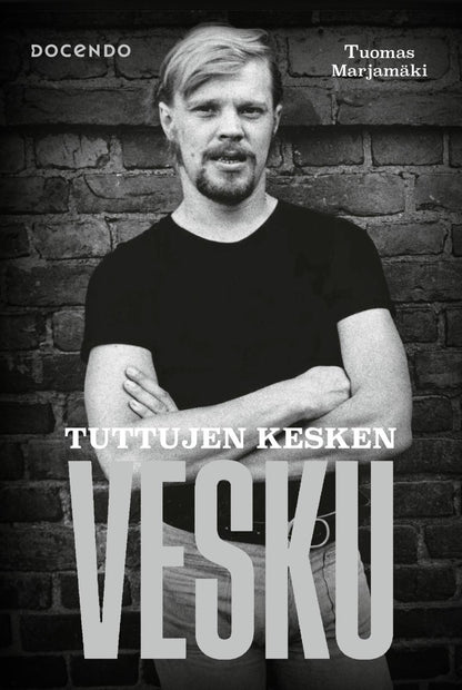 Etukansi. Tuomas Marjamäki Tuttujen kesken Vesku