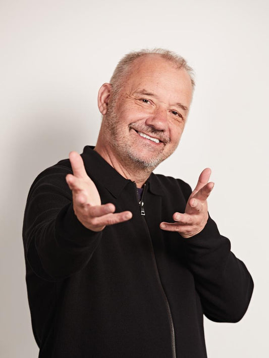 Etukansi. Bob Mortimer. Avokadohotelli.