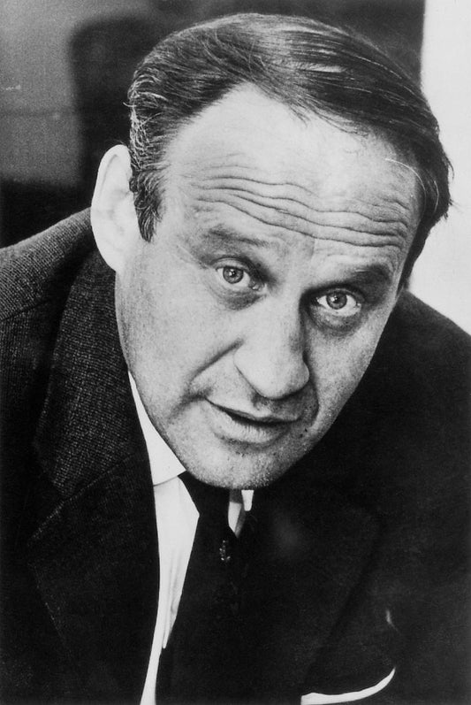 Etukansi. Väinö Linna. Sotaromaani.